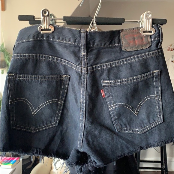 Levi’s Vintage Black Cut-Off Shorts - Picture 2 of 3
